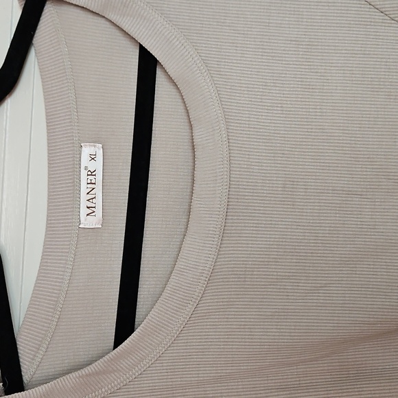 Maner Tan Knot-Front Short Sleeve Crop Top, Sz XL, Ribbed Fabric - Picture 2 of 6